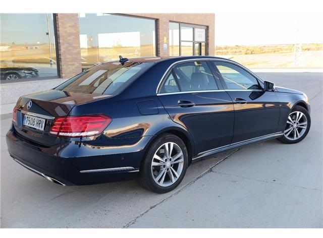 Mercedes-Benz E-Class • 2013 • 181,000 km 3