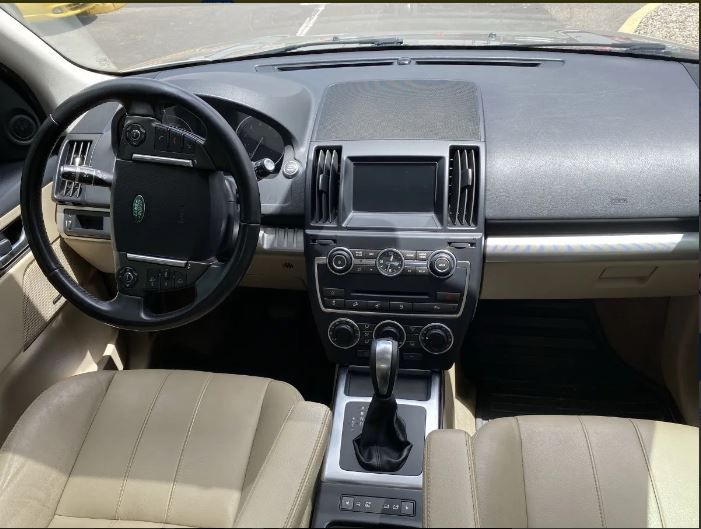 Land Rover Freelander • 2014 • 121,200 km 8