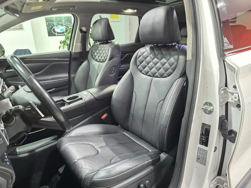 Hyundai Santa Fe • 2021 • 74,000 km 9