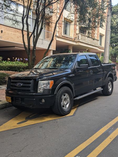 Ford E-150 • 2010 • 224,000 km 5