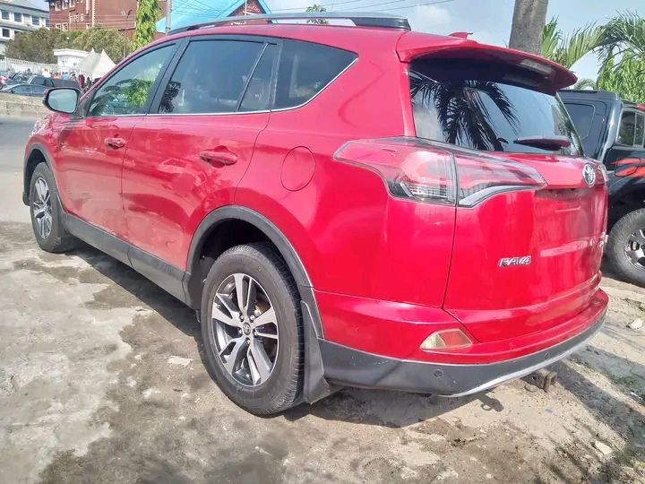 Toyota RAV4 • 2016 • 32 km 3
