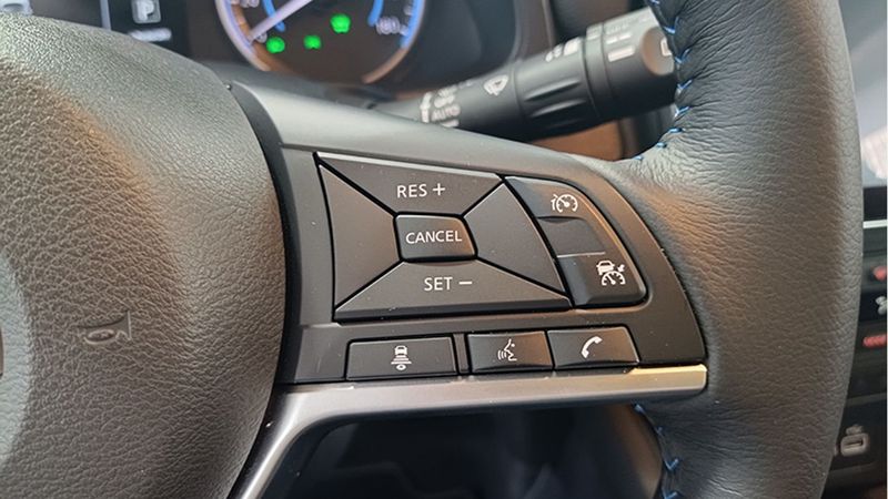 Nissan Leaf • 2024 • 2,276 km 13