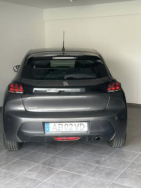 Peugeot 308 • 2017 • 9,000 km 3