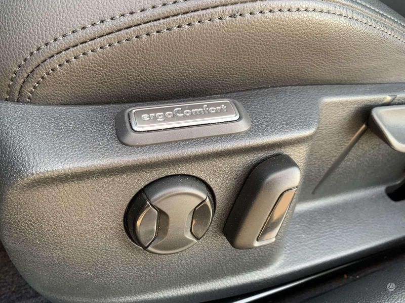 Volkswagen Passat • 2018 • 92,000 km 2