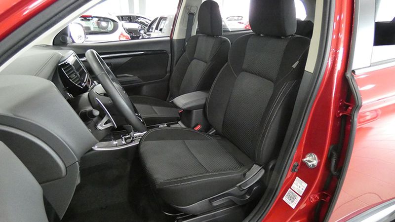 Mitsubishi Outlander • 2019 • 17,586 km 5