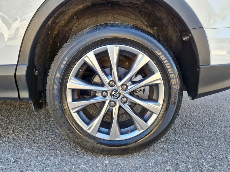 Toyota RAV4 • 2018 • 96,000 km 2