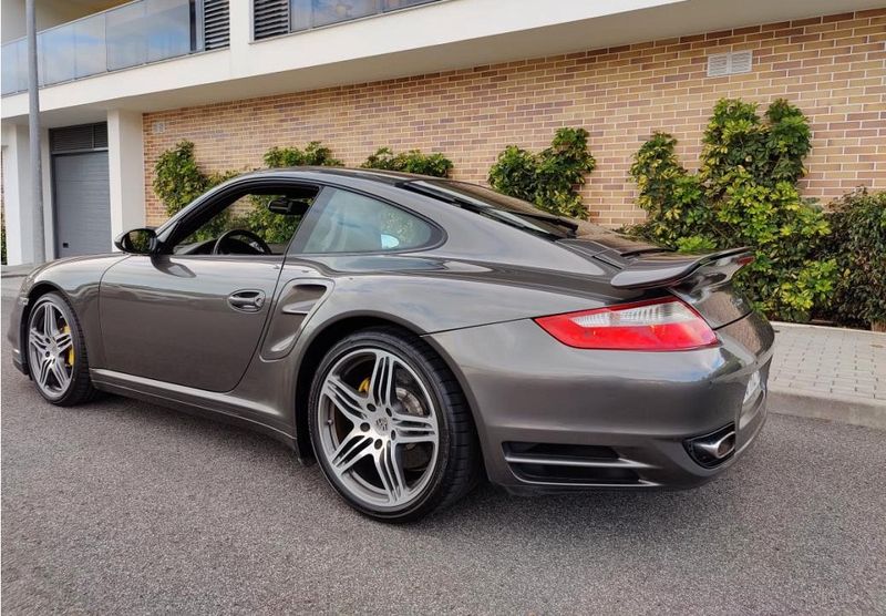 Porsche 911 Turbo • 2009 • 30,000 km 1