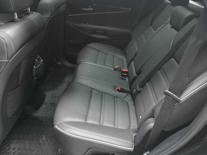 Kia Sorento • 2019 • 45,890 km 12