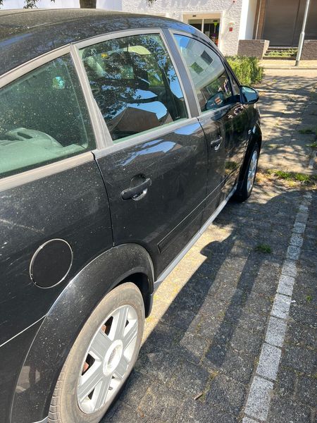 Audi A2 • 2004 • 242,000 km 4