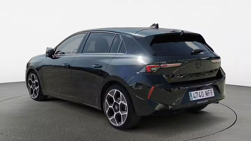 Opel Astra • 2023 • 36,060 km 3