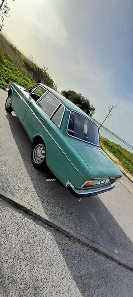 Volvo 240 • 1972 • 130,000 km 3