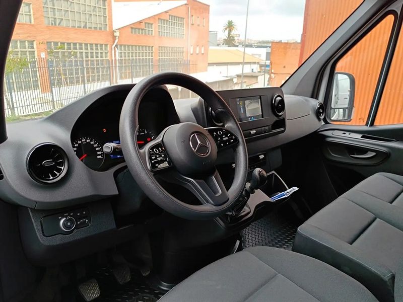 Mercedes-Benz Sprinter • 2022 • 21,000 km 11