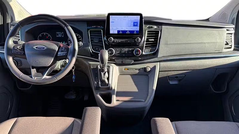 Ford Tourneo Custom • 2023 • 30,552 km 5