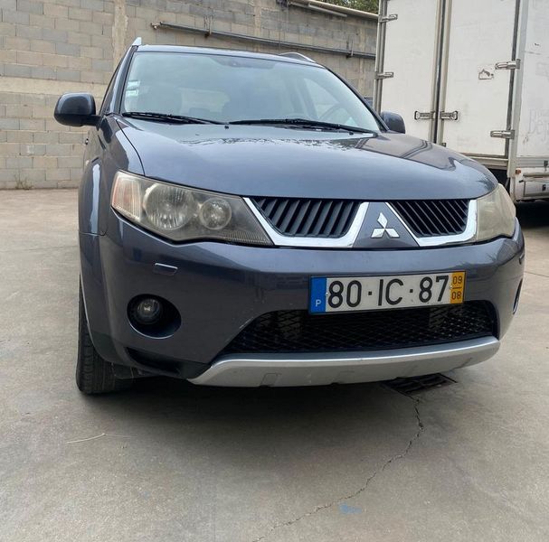 Mitsubishi Outlander • 2009 • 180,000 km 1