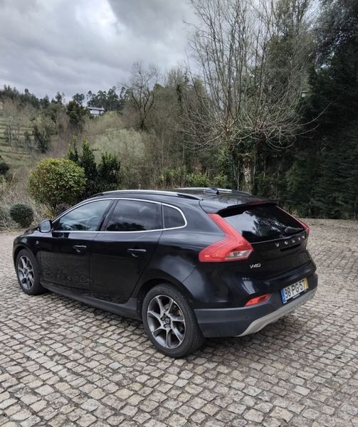 Volvo V40 • 2014 • 149,000 km 2