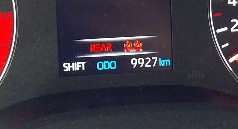 Toyota Yaris • 2023 • 9,927 km 8