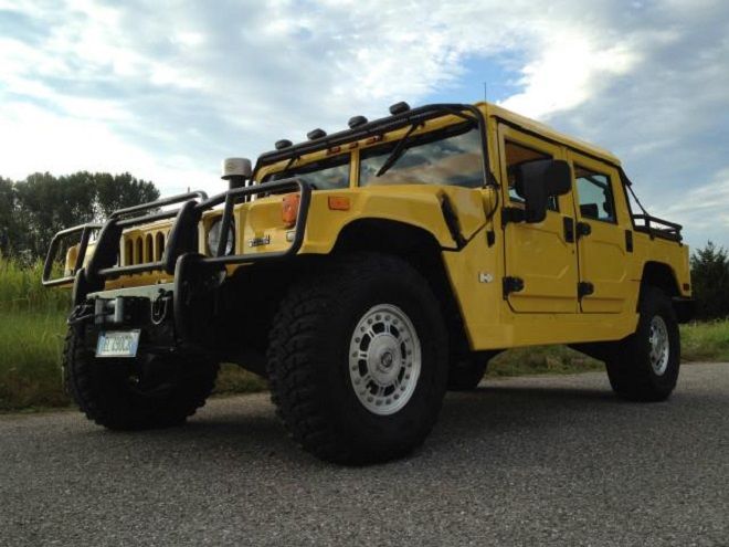 Hummer H1 • 2004 • 121,000 km 1