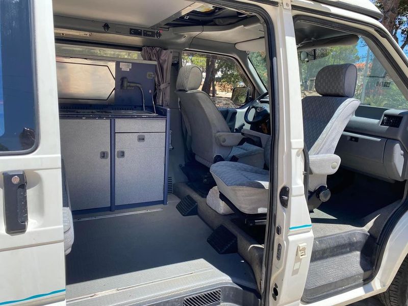 Volkswagen California • 1990 • 211,000 km 5