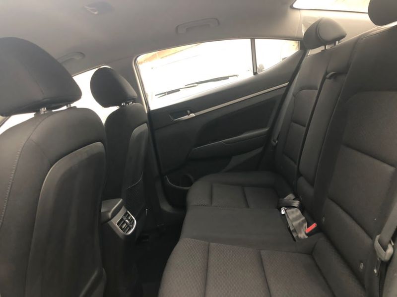 Hyundai Elantra • 2021 • 50,000 km 3