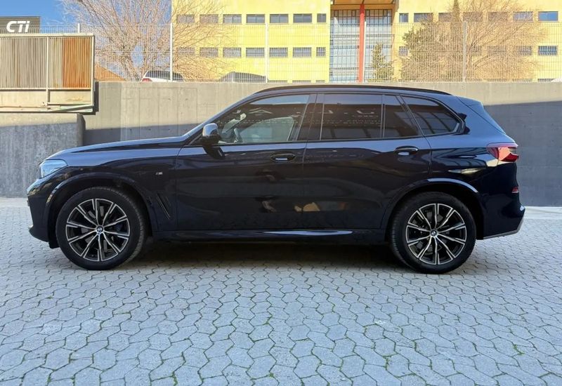 BMW X5 • 2020 • 89,000 km 8