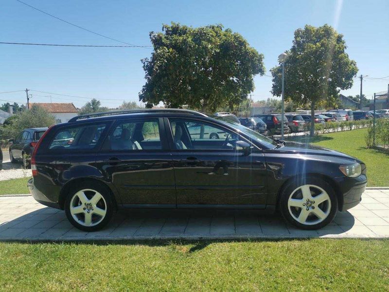 Volvo V50 • 2004 • 257,428 km 1