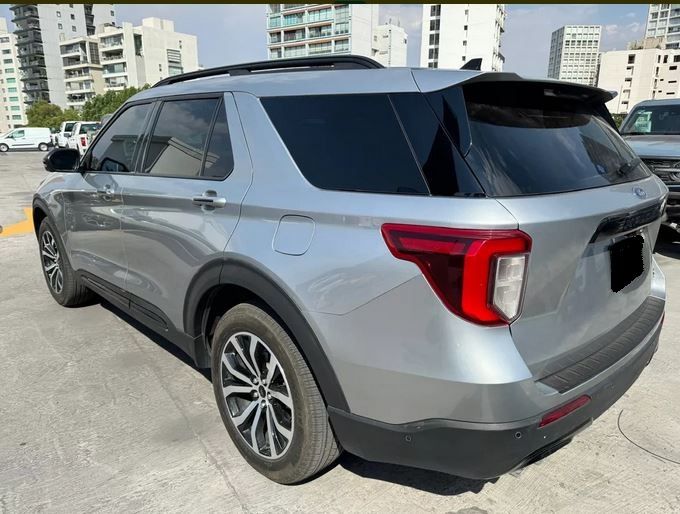 Ford Explorer • 2023 • 26,000 km 2