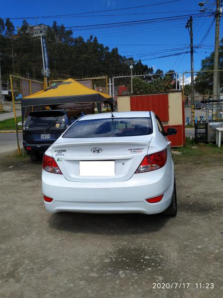 Hyundai Accent • 2012 • 222,000 km 11