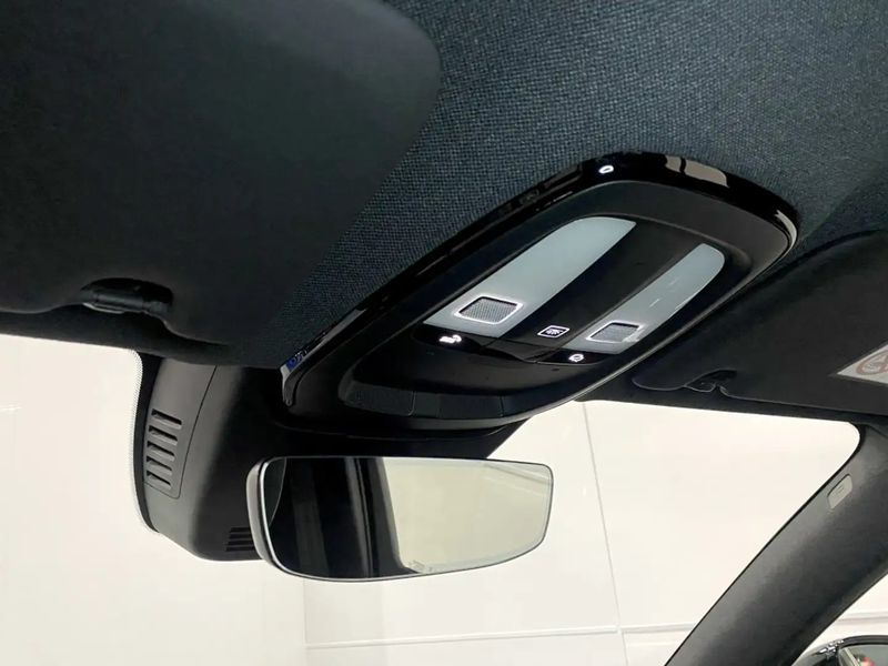 Volvo XC40 • 2022 • 2,500 km 7