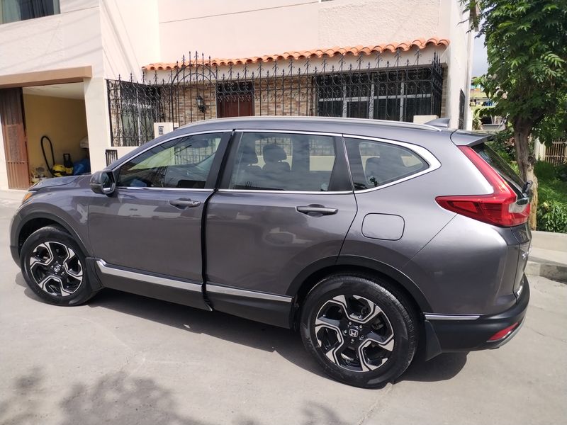 Honda CR-V • 2017 • 50,000 km 10