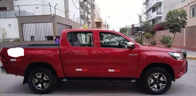 Toyota Hilux • 2016 • 53,000 km 3