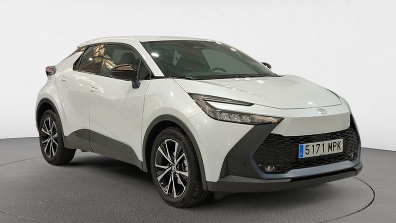 Toyota C-HR • 2024 • 5,179 km 1