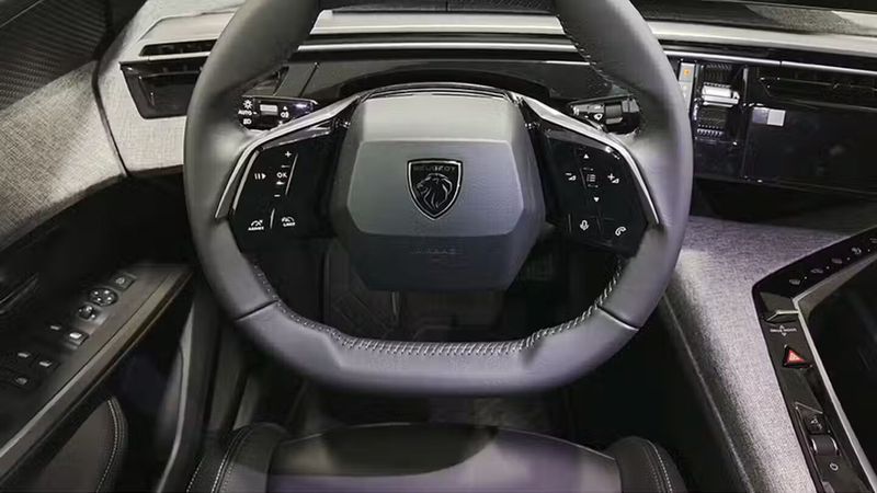 Peugeot 3008 • 2025 • 3,118 km 3