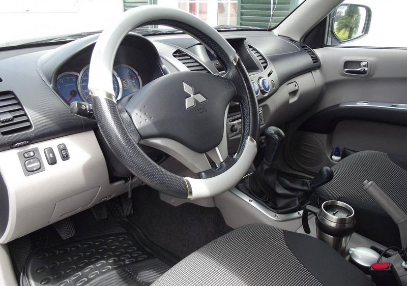 Mitsubishi L200 • 2006 • 90,000 km 4