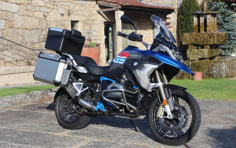 Bmw r1200r • 2017 • 26,000 km 2