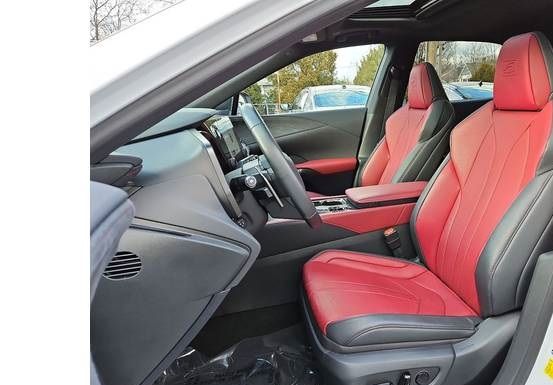 Lexus RX • 2023 • 15,000 km 3