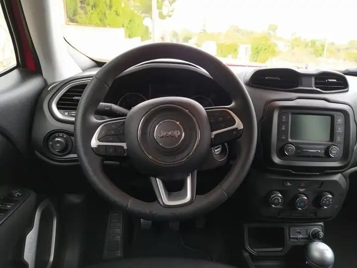 Jeep Renegade • 2018 • 50,000 km 6