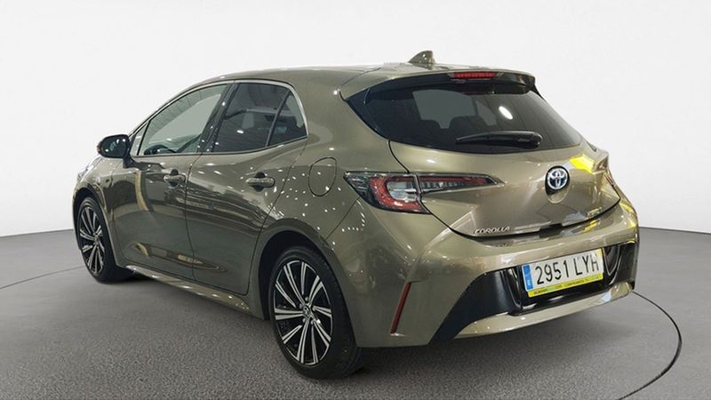 Toyota Auris • 2022 • 14,807 km 6