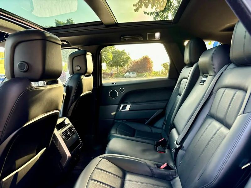 Land Rover Range Rover Sport • 2020 • 83,000 km 9