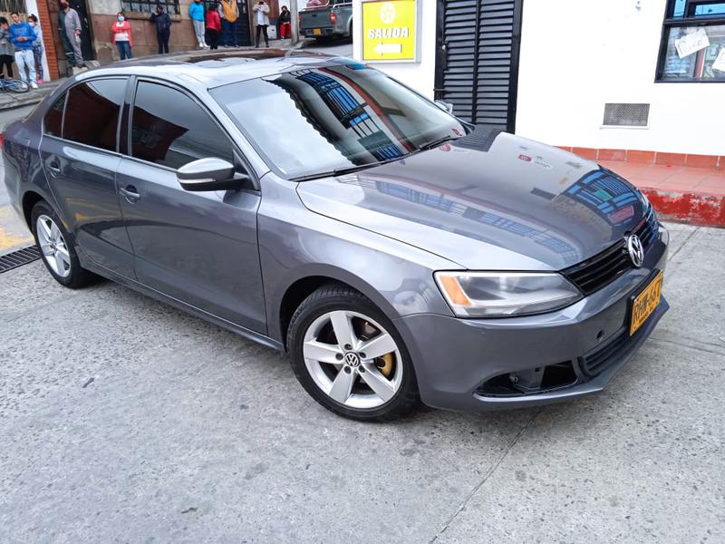 Volkswagen Jetta • 2012 • 1 km 4