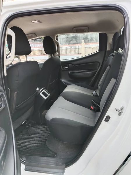 Mitsubishi L200 Pick up • 2020 • 130,000 km 7