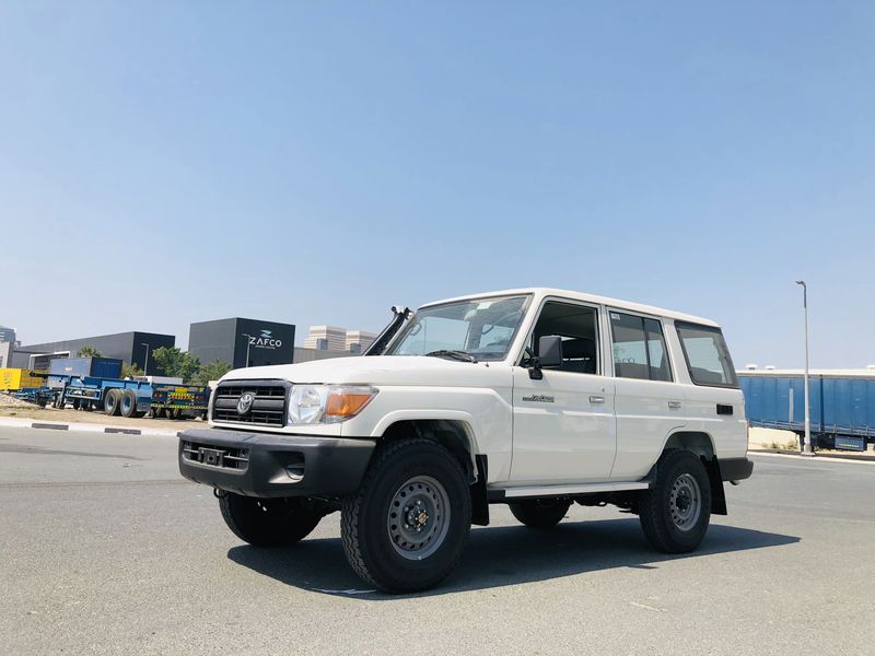 Toyota Land Cruiser • 2023 • 0 km 5