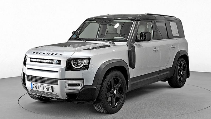 Land Rover Defender • 2020 • 70,205 km 3