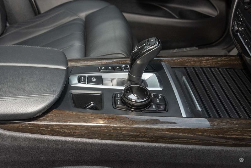 BMW X5 • 2014 • 189,000 km 33