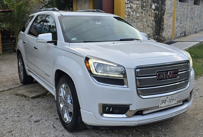 GMC Acadia • 2016 • 107,000 km 2