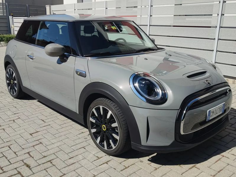 MINI Cooper • 2022 • 19,350 km 1