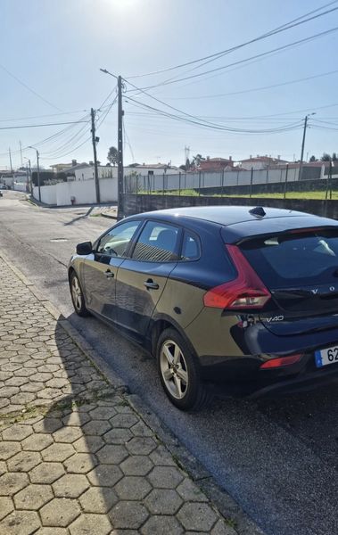 Volvo V40 • 2014 • 197,000 km 2