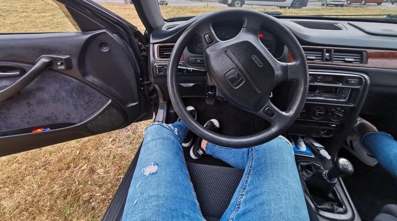 Honda Civic • 1966 • 180,000 km 5