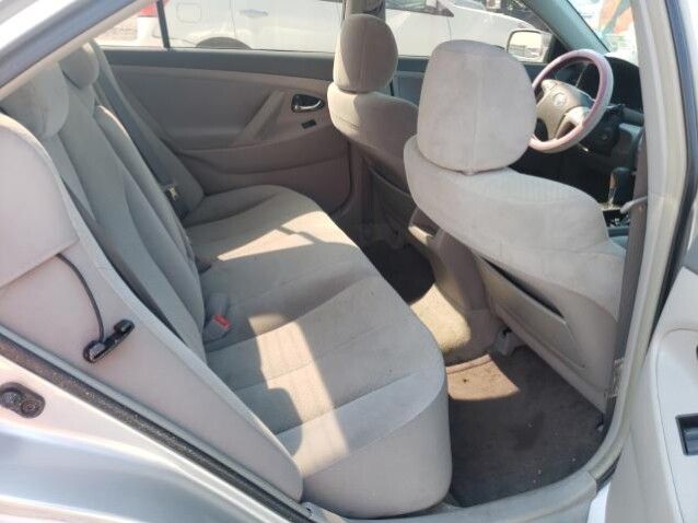 Toyota Camry • 2010 • 2 km 4