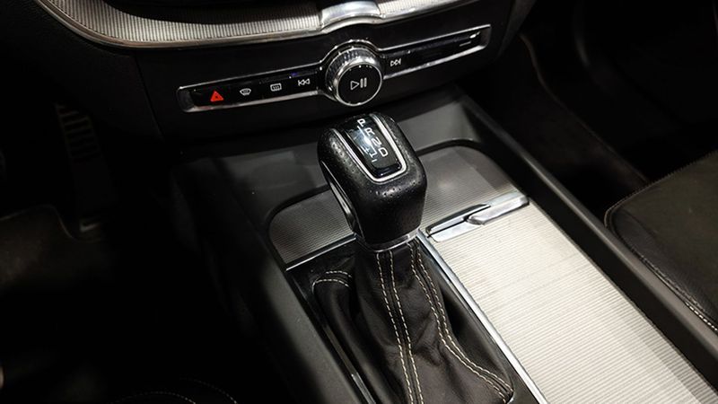 Volvo XC60 • 2018 • 77,477 km 6