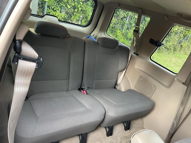 Ford Explorer • 2002 • 76,000 km 8